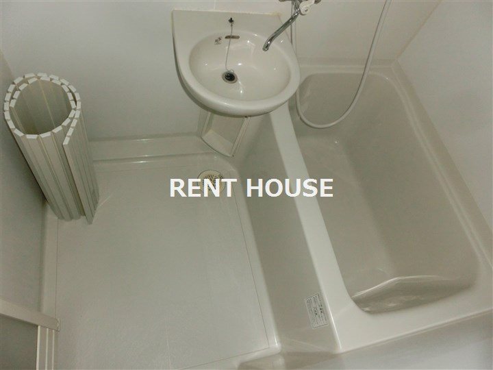 バス・シャワールーム　別号室の参考写真となります