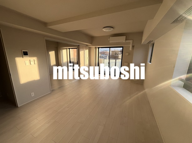 居室・リビング　同間取り別階写真含みます