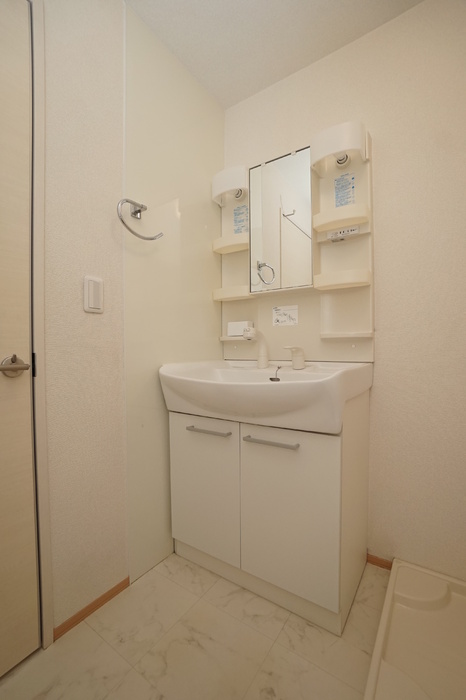 洗面設備　コンパクトで使いやすい洗面所