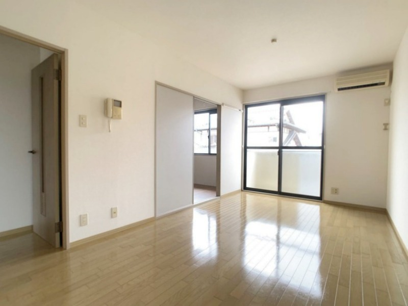 居室・リビング　図面と現状に相違がある場合には現状を優先