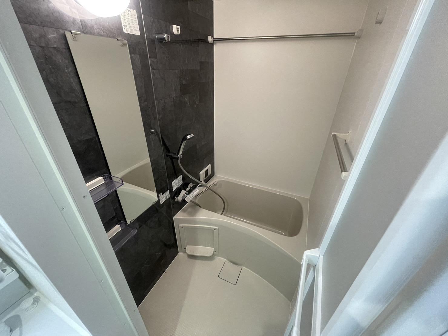 バス・シャワールーム　追焚き・浴室乾燥機能付きのバスルーム♪