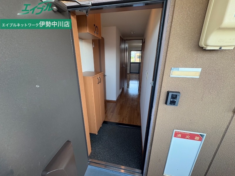 玄関　反転タイプ参考写真