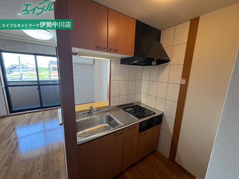 キッチン　反転タイプ参考写真