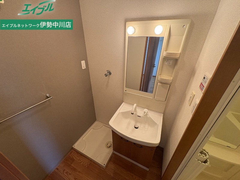 洗面設備　反転タイプ参考写真