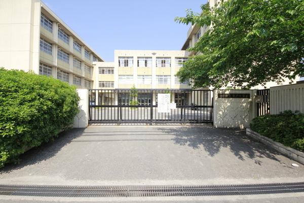 中学校　向日市立寺戸中学校（中学校）まで790m