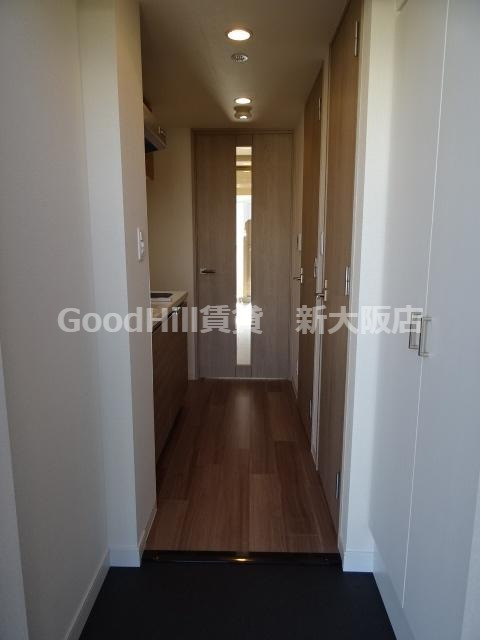 玄関　プレサンス新大阪ザ・デイズ