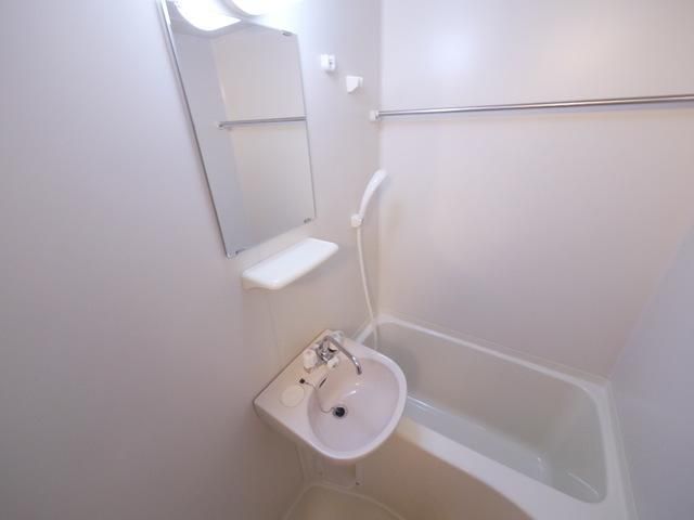 洗面設備　★洗面台は鏡付き★