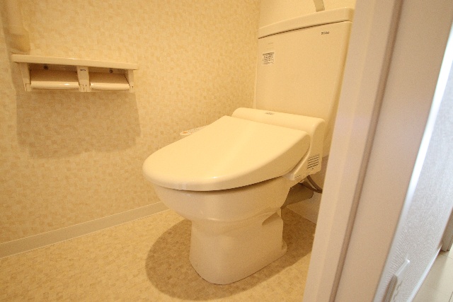 トイレ　※別室の参考写真の為、現況優先です。