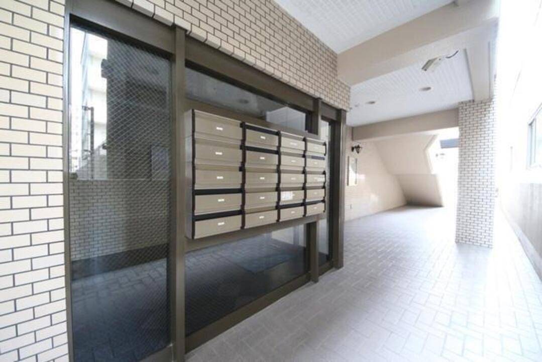 エントランス　メールBOX