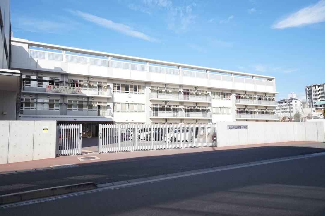 小学校　東雲小学校（小学校）まで1360m