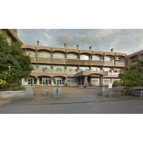 中学校　富山市立大泉中学校（中学校）まで290m