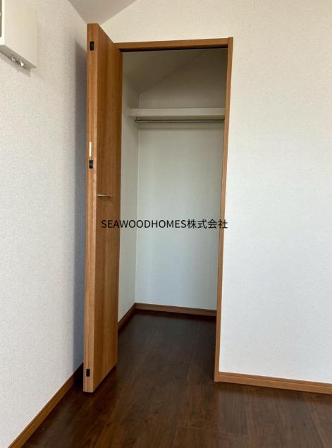 収納　コートもスーツもたっぷり。驚きの奥行きと収納力。