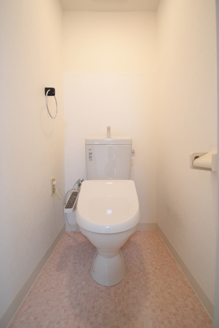 トイレ　※別室の参考写真の為、現況優先です。