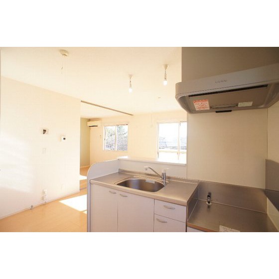 キッチン　※同仕様、別の部屋の写真です