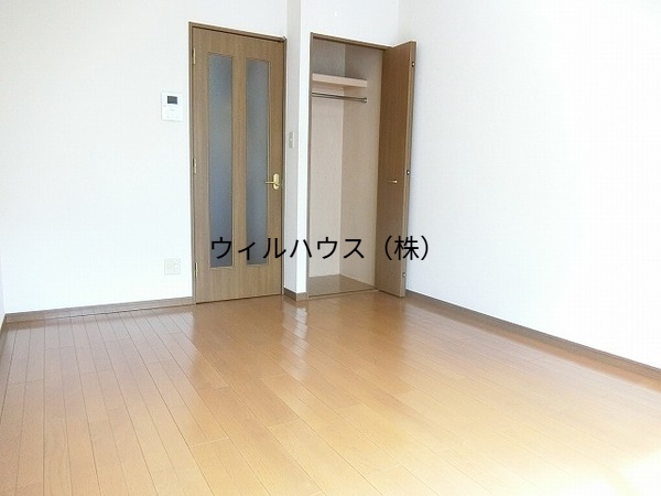 居室・リビング　広々とした洋室！