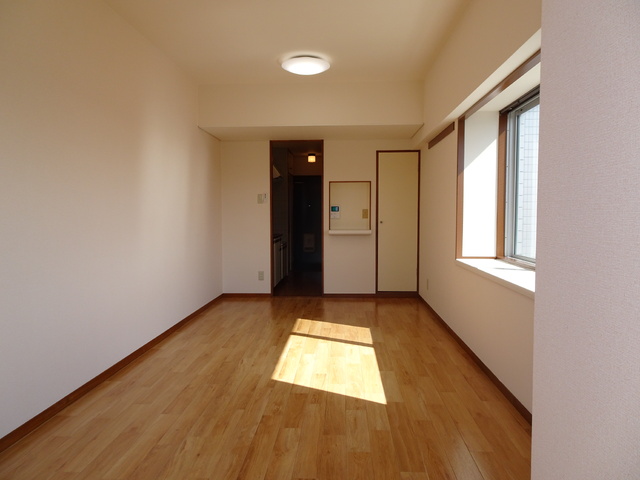 その他部屋・スペース　★洋室９．４帖★※同タイプ参考写真（照明は設備外です）