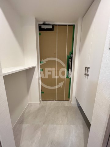 玄関　スプランディッド堀江　玄関