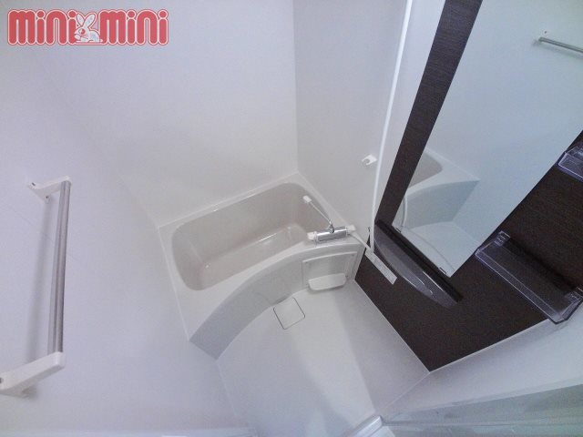 バス・シャワールーム　浴室乾燥機付きのバスルーム