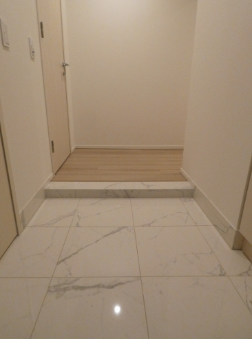 玄関　他部屋参考写真です。