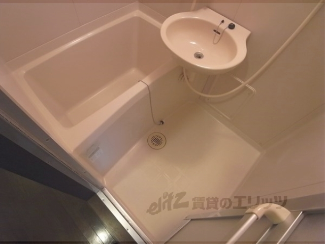 バス・シャワールーム　バス