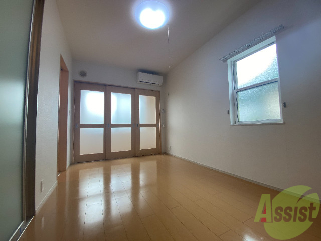 居室・リビング　リビングはこんな感じです。広くて明るいお部屋になりますね。