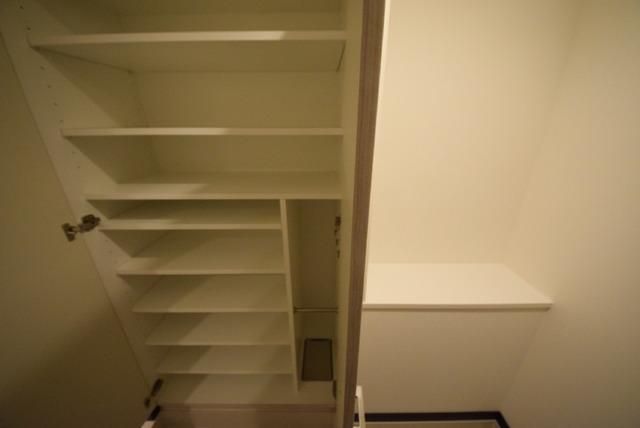 玄関　玄関収納