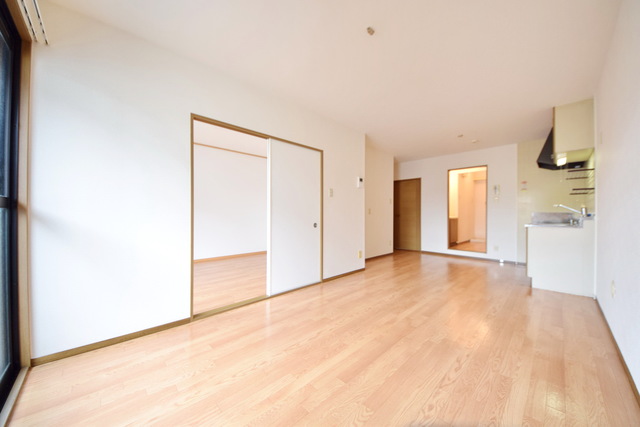 居室・リビング　～休日はお部屋でゴロゴロっ～