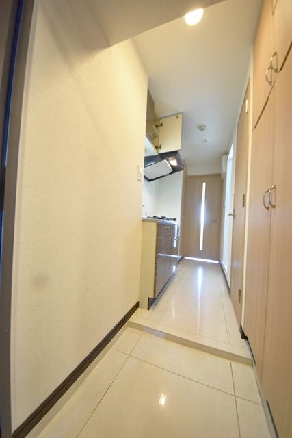 玄関　同物件別部屋写真