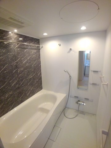 バス・シャワールーム　ゆったり過ごせるお風呂です