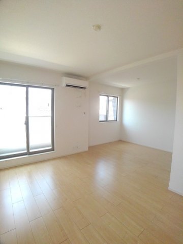 居室・リビング　使いやすいリビングです