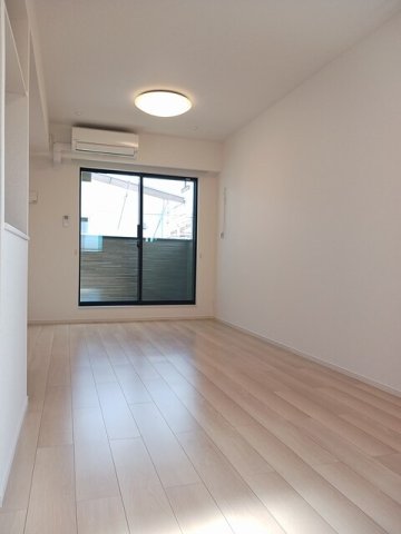 居室・リビング　ゆったり過ごせる居間です