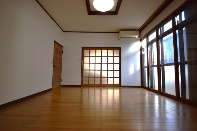 居室・リビング　日当たり良好なリビング