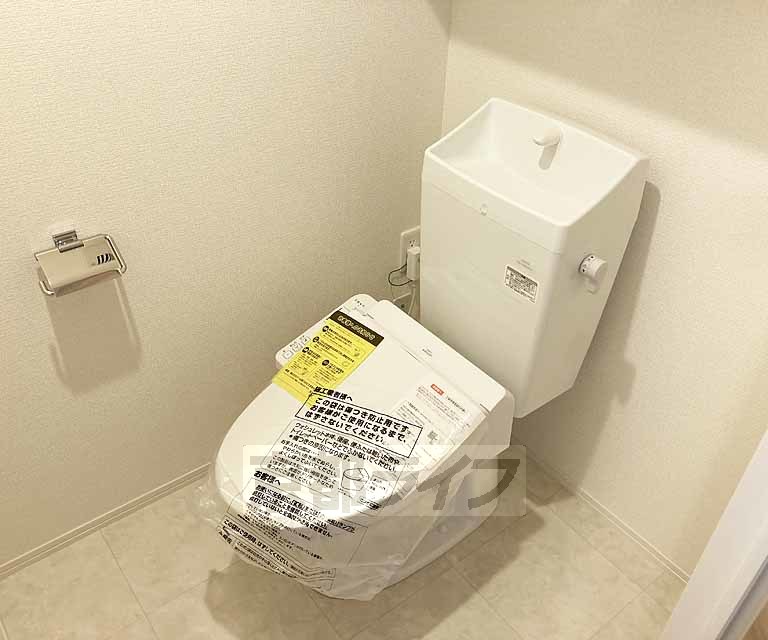 トイレ　勿論ウォシュレット付き