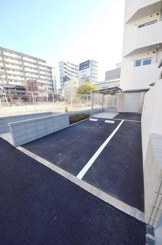 駐車場　バルコニー