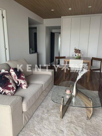 居室・リビング　こちらのリビングで趣味の時間をお楽しみください