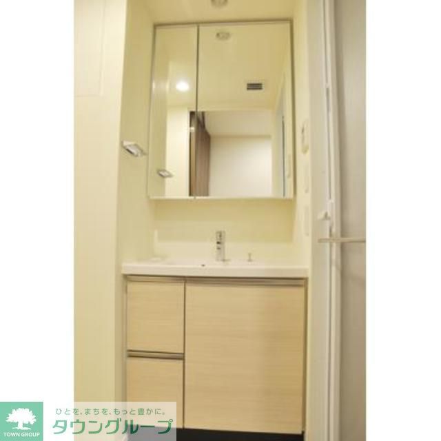 洗面設備　※写真は同タイプ住戸です。