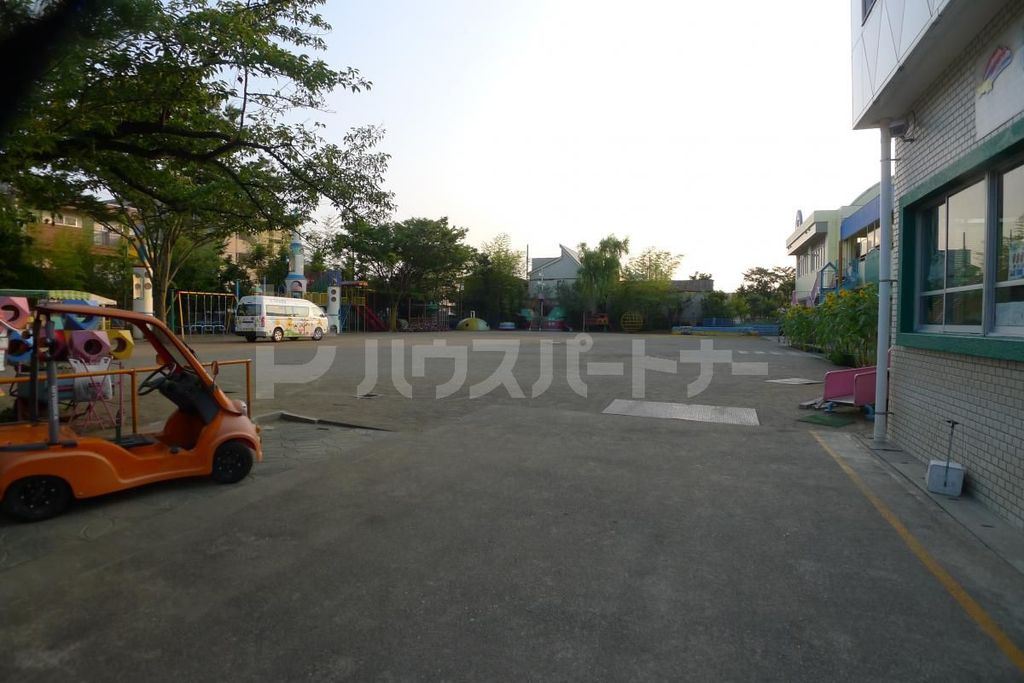 幼稚園・保育園　六木幼稚園（幼稚園・保育園）まで320m