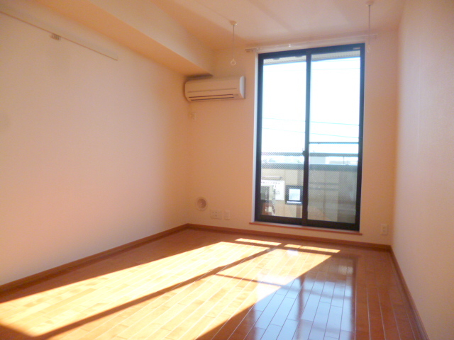 居室・リビング　★最上階南向きの明るいお部屋です★