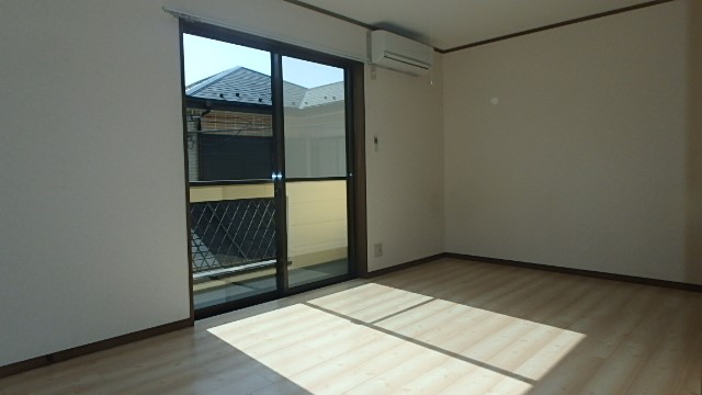 居室・リビング　キッチンスペースゆったり使えます。