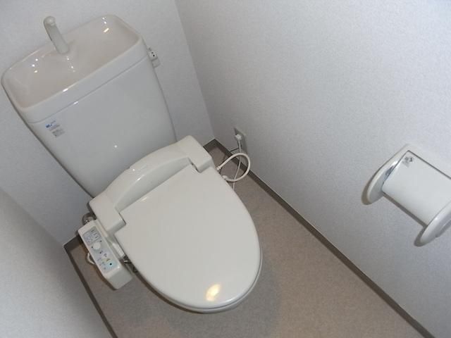 トイレ　洗浄・暖房機能付きトイレ