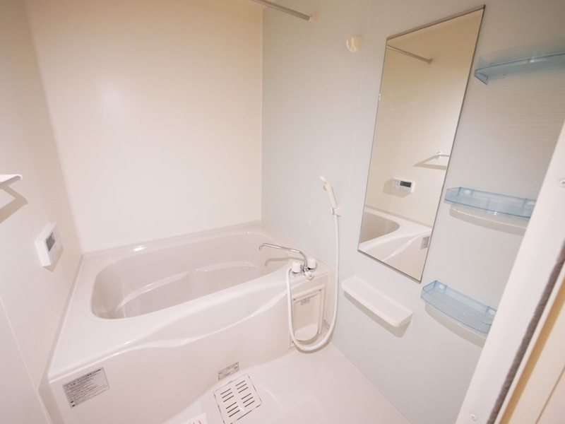 バス・シャワールーム　シャワー・追い焚き給湯