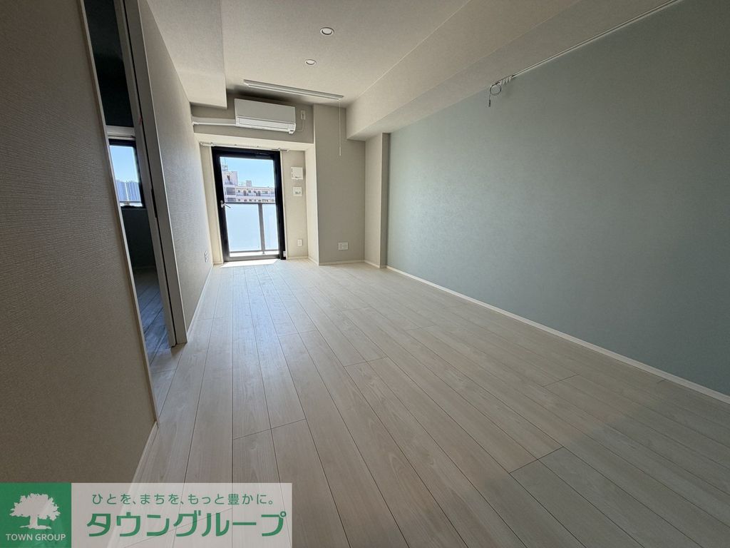 居室・リビング　エントランス