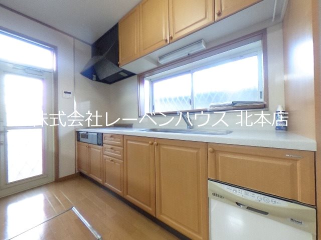 キッチン　レーベンハウス北本店へ　048-590-5757