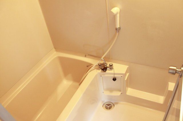 バス・シャワールーム　別のお部屋の写真です