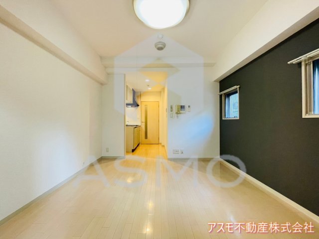 居室・リビング　同マンション別部屋参考写真