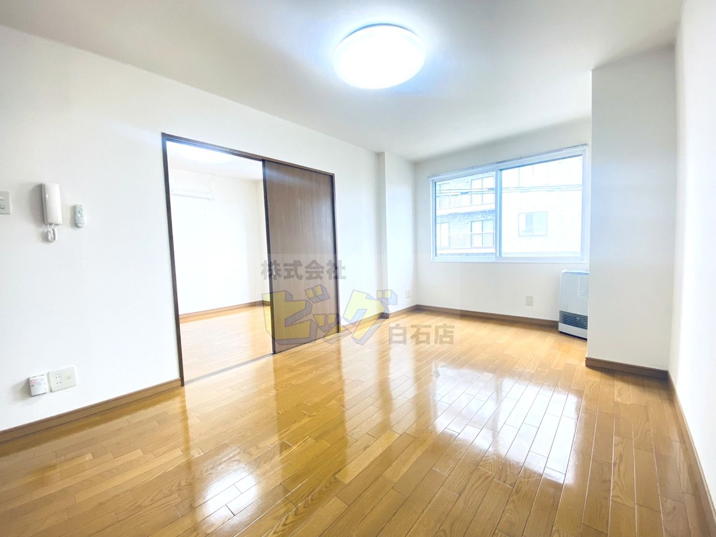 居室・リビング　使いやすい広々としたリビングです♪