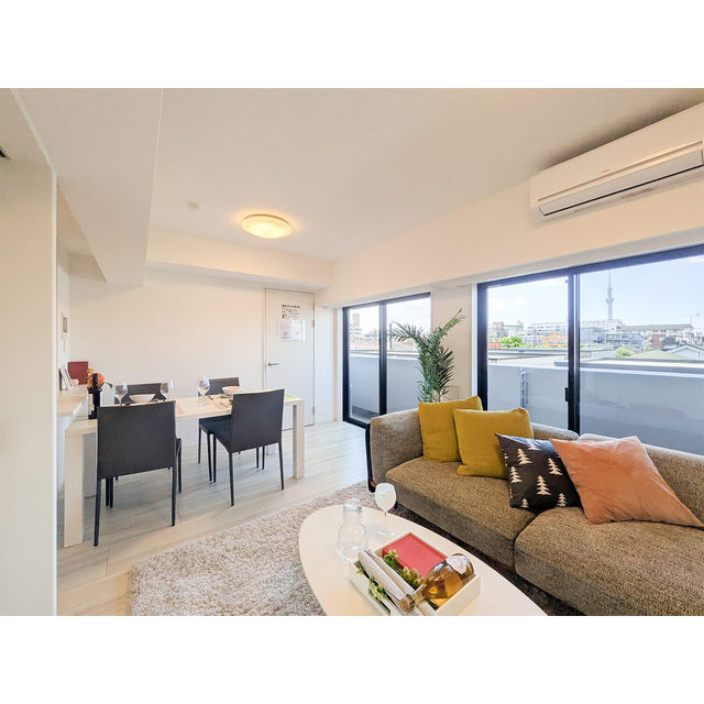 居室・リビング　【家具・家電の備え付けはありません】