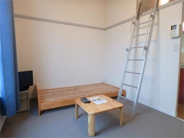 居室・リビング　家具付き