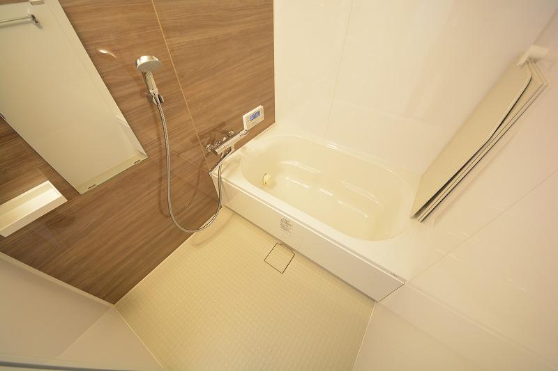 バス・シャワールーム　和良久　浴室換気乾燥暖房機付バスルーム