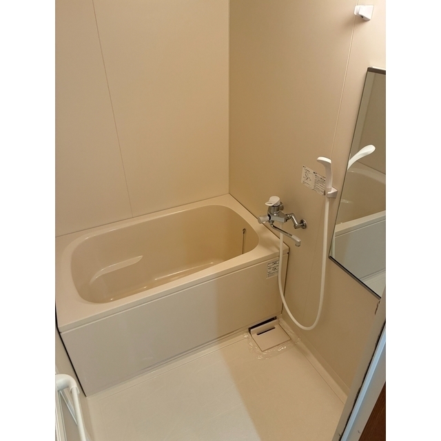 バス・シャワールーム　別部屋のお写真です。